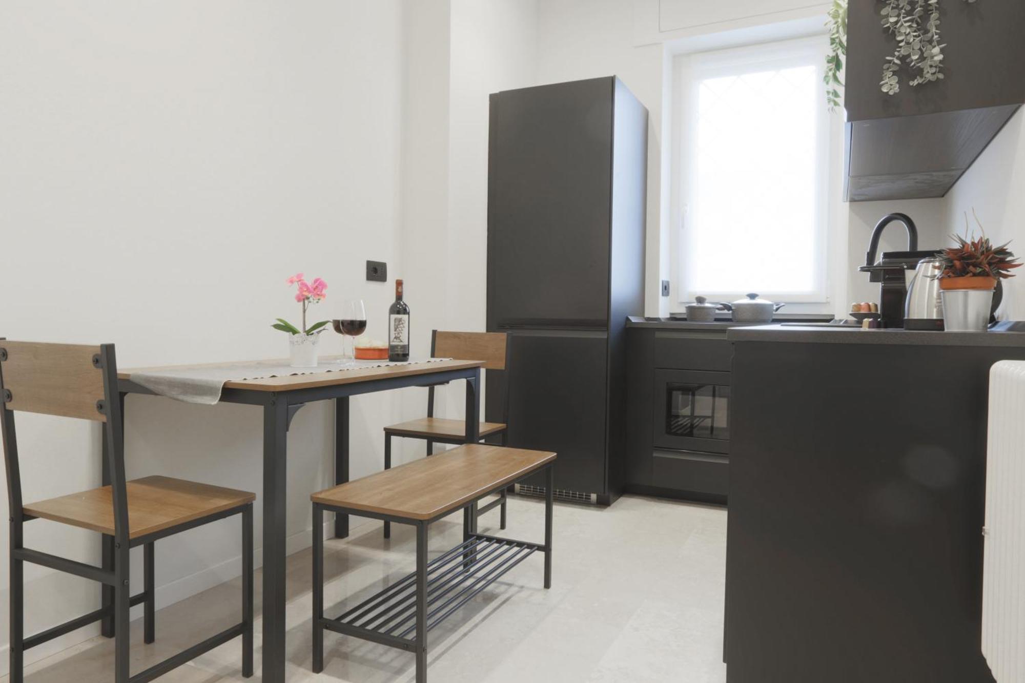 New Modern Flat 10 Minutes Walk From Central Station Milan Bagian luar foto