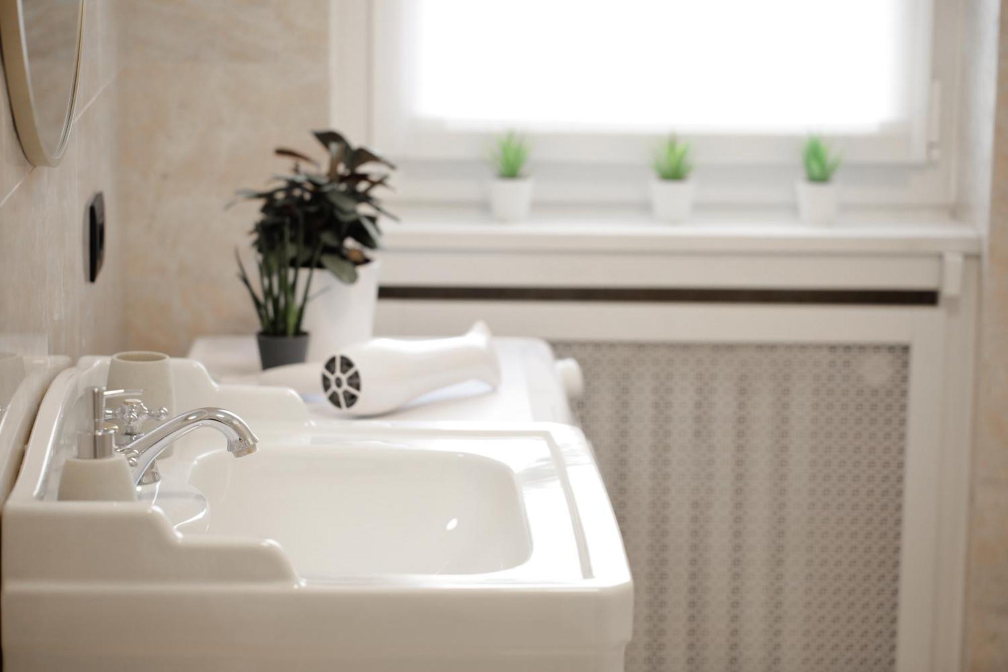 New Modern Flat 10 Minutes Walk From Central Station Milan Bagian luar foto