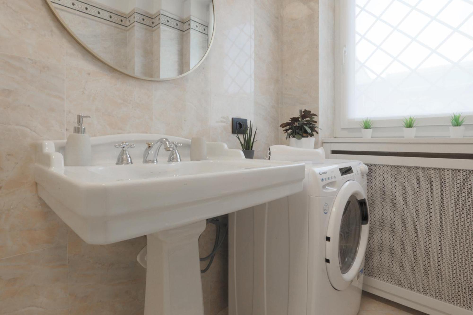 New Modern Flat 10 Minutes Walk From Central Station Milan Bagian luar foto